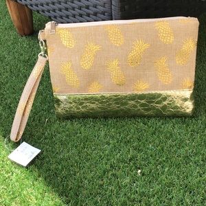 Adorable Gold Pineapple 🍍 Wristlet